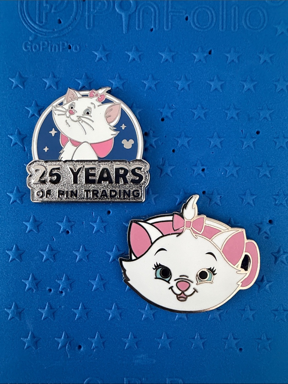 Disney pins - Marie (comes with 2)